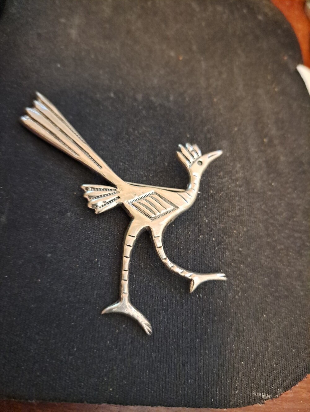 Large Stamped Hand Crafted Tribal Navajo Style Silvertone Roadrunner Pin Jewelry